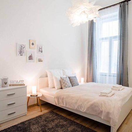 Comfy, Renewed 3 Bedroom Apt In Center Budapest Esterno foto
