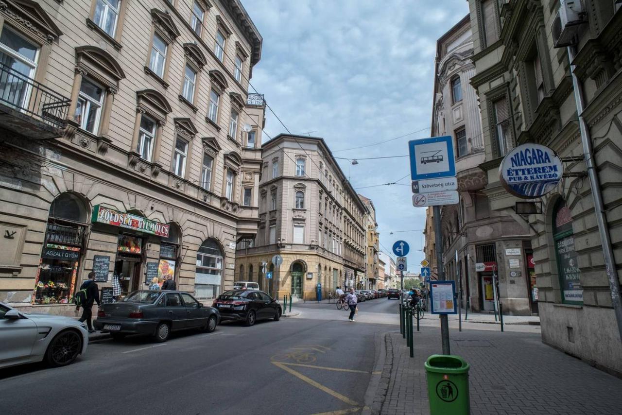 Comfy, Renewed 3 Bedroom Apt In Center Budapest Esterno foto